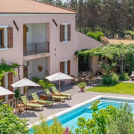 Pensionat Domus Sa Corbula Oristano